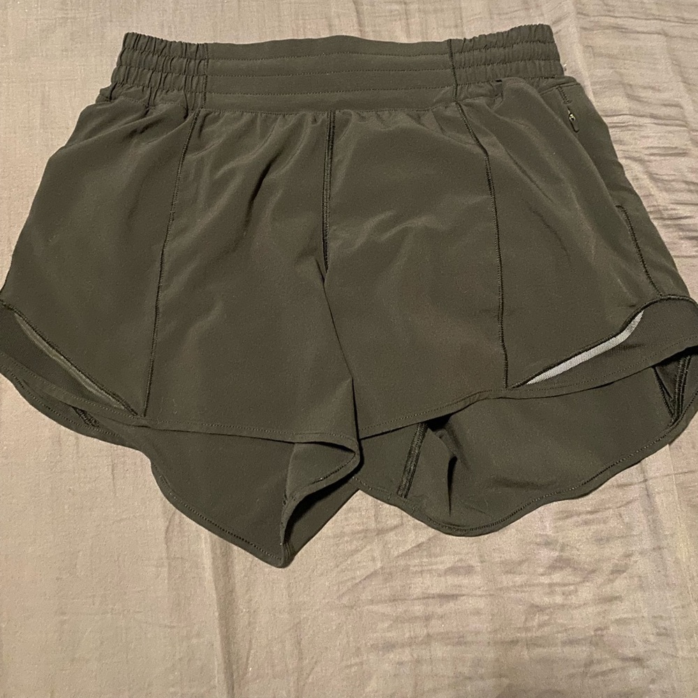 Black lululemon hotty hot shorts